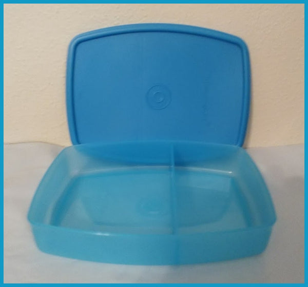 TUPPERWARE SIDE BY SIDE LUNCH-IT DIVIDED DISH / CONTAINER AZURE LIGHT BLUE