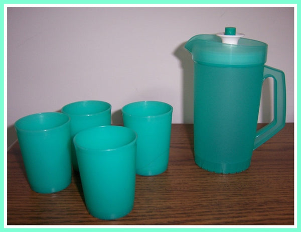 TUPPERWARE KID'S MINI 5-pc BEVERAGE SERVE-IT SET w/ PITCHER & TUMBLERS TROPICAL SEA - Plastic Glass and Wax